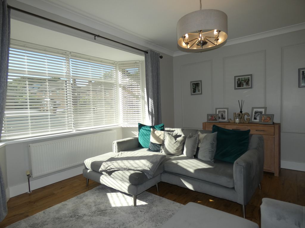 Lounge- click for photo gallery